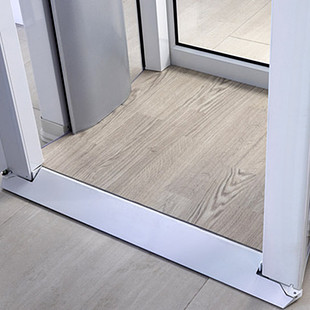 Non-slip cabin floor